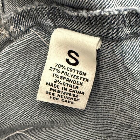 Madden NYC NWT Blue Cropped Denim Jacket Medium Wash Distressed Womens Size S - Picture 6 of 10